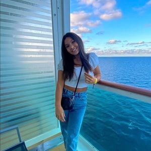 Meet your Posher, Leah